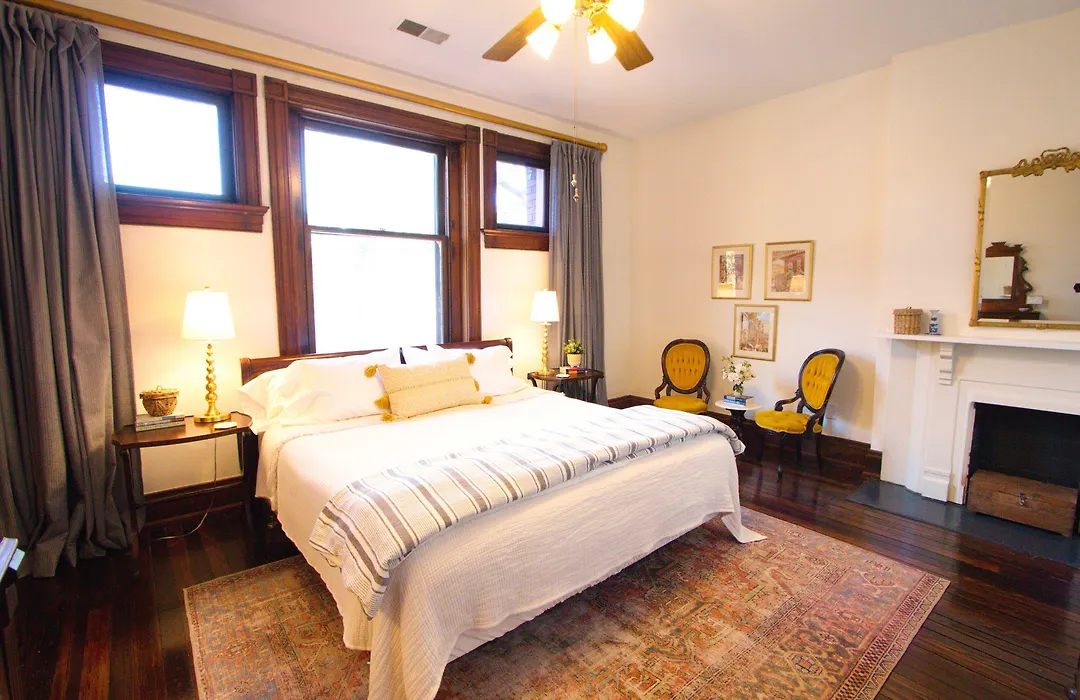 Louisville Bourbon Inn-1